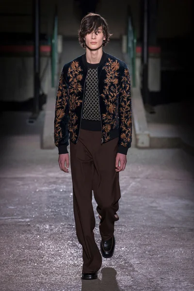 Look 22